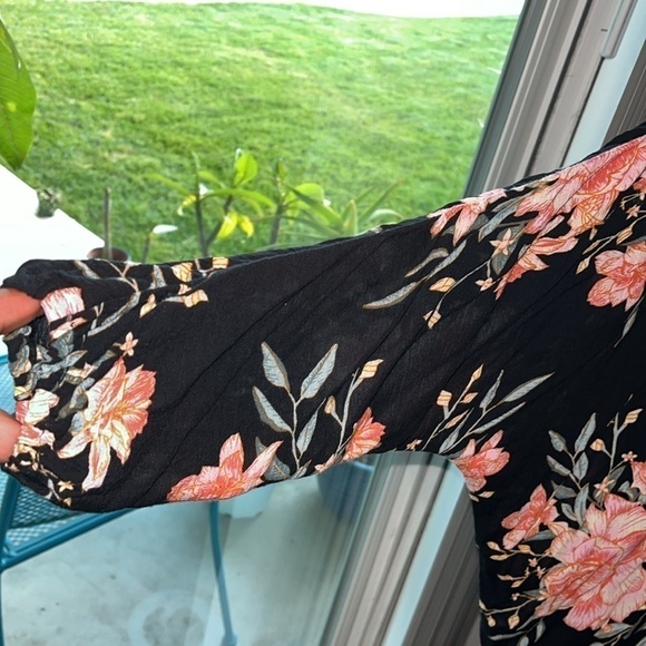 Billabong Kimono Open Front Cardigan Black W/ Pink Floral Women’s Size S/M - Picture 2 of 6
